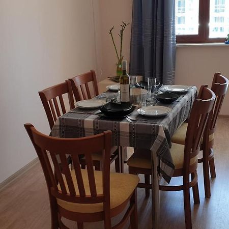 Family Holiday Apartments Breez 1 ヴァルナ エクステリア 写真