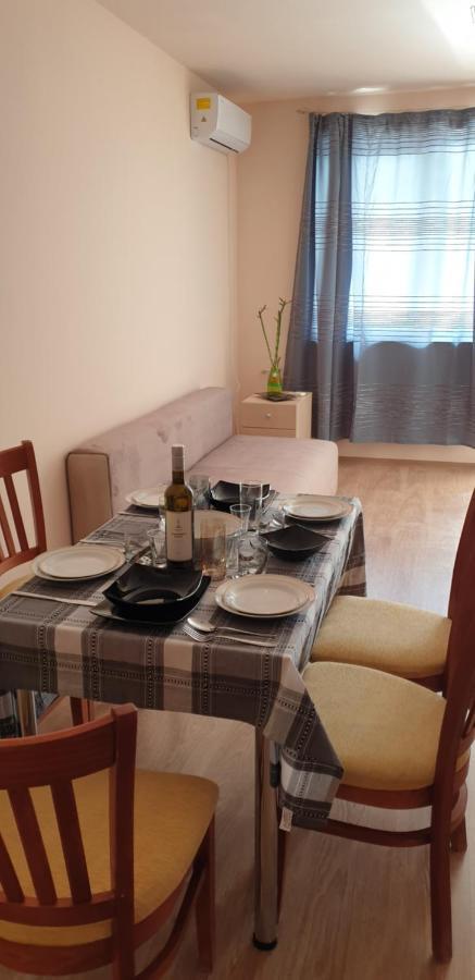 Family Holiday Apartments Breez 1 ヴァルナ エクステリア 写真